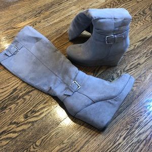 Zip up wedge boots